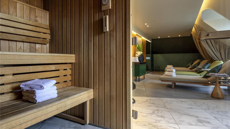 Le Louis Versailles Chateau MGallery Health