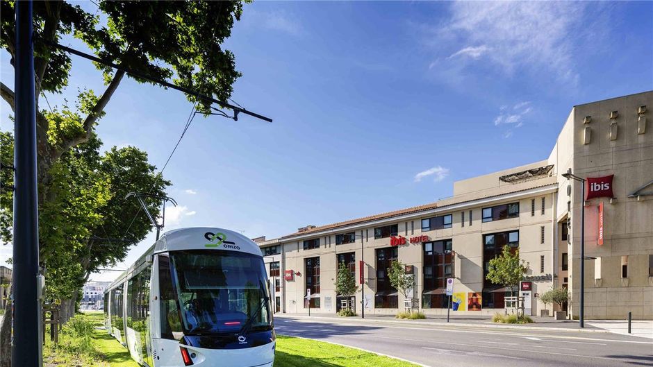 Ibis Hotel Avignon Exterior