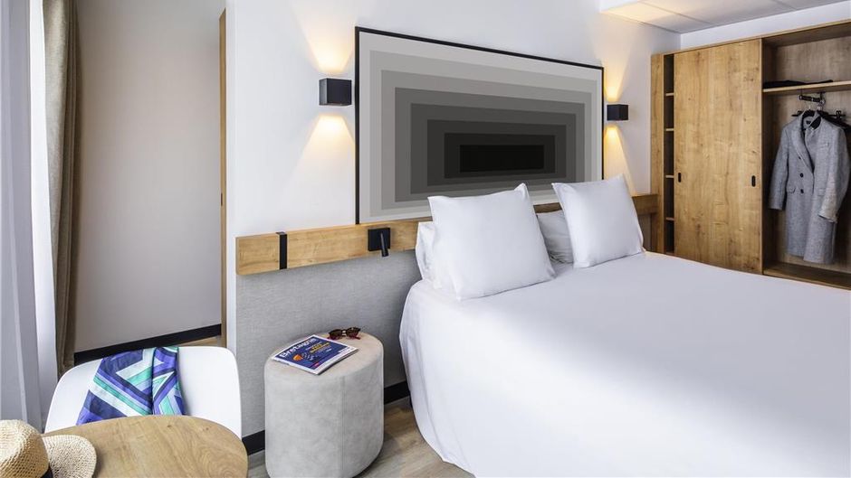 Ibis Hotel Brest Room