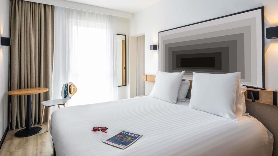Ibis Hotel Brest Room