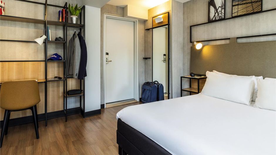 Ibis Hotel Bastille Room