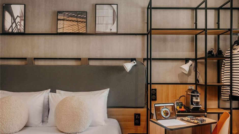Ibis Hotel Bastille Room