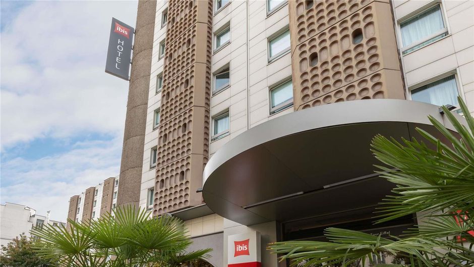 Ibis Cambronne Paris Tour Eiffel Exterior