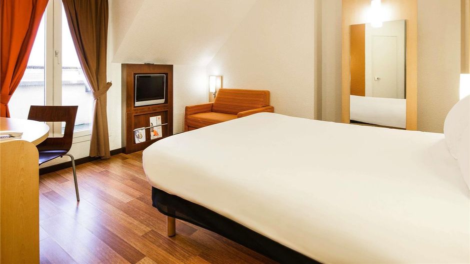 Ibis Hotel Versailles Room