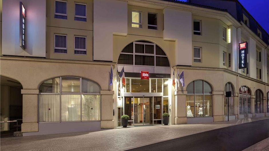 Ibis Hotel Poitiers Exterior