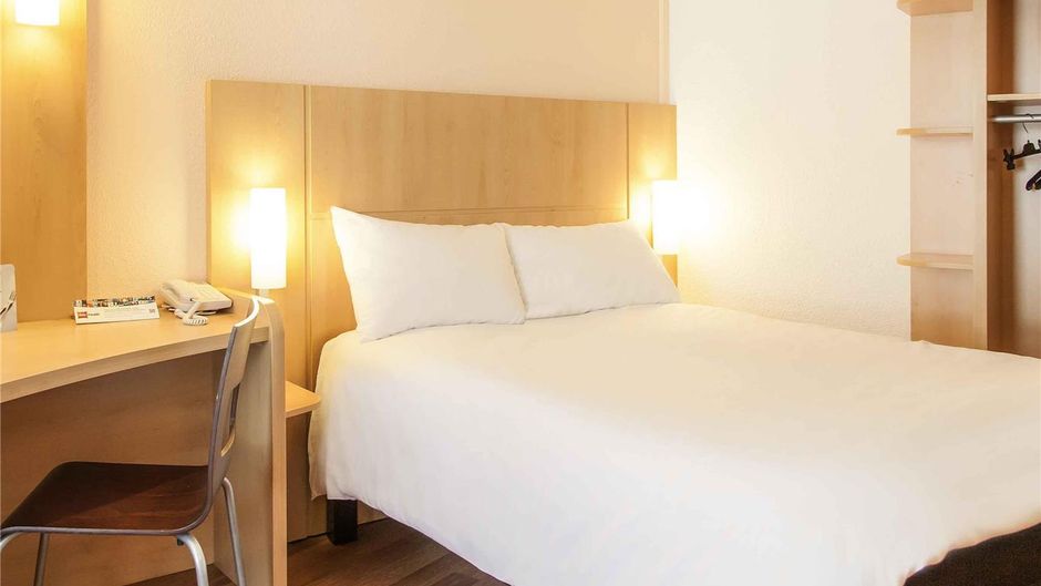 Ibis Hotel Poitiers Room