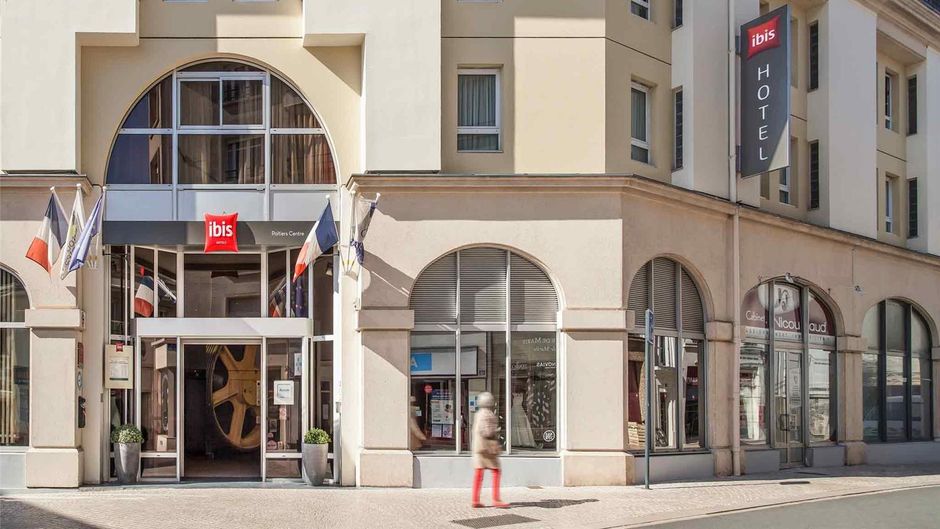 Ibis Hotel Poitiers Exterior