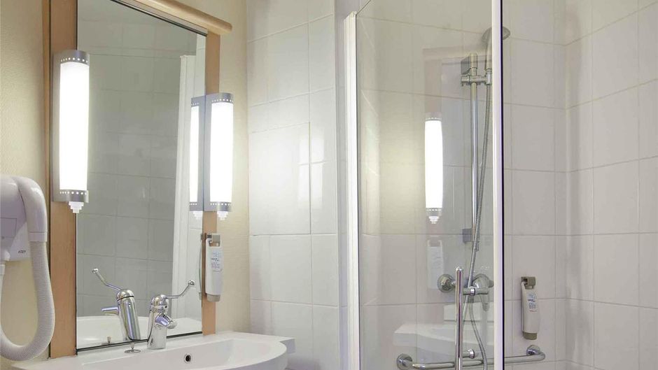Ibis Hotel Poitiers Room