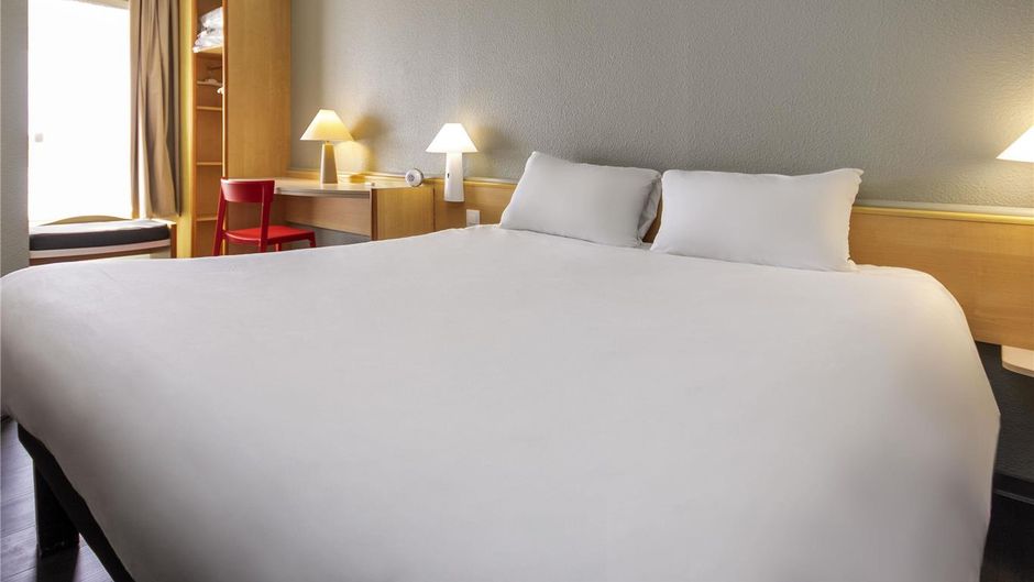 Ibis Hotel Rochefort Room
