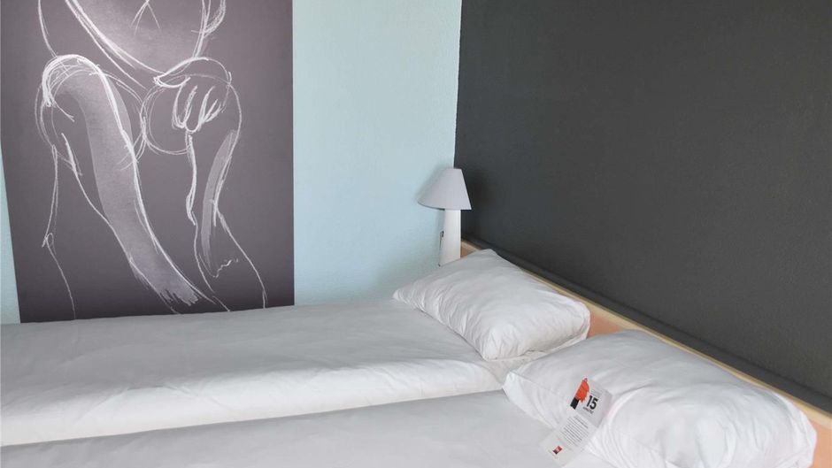 Ibis Hotel Rochefort Exterior