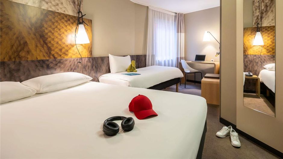 Ibis Brussels Centre Ste Catherine Room
