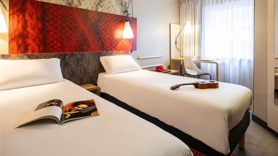 Ibis Brussels Centre Ste Catherine Room
