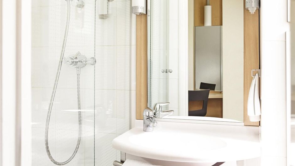 Ibis Hotel Birmingham City Centre Room