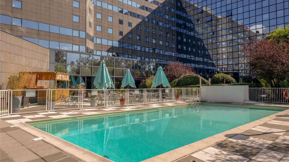 Novotel Marne la Vallee Noisy le Grand Pool