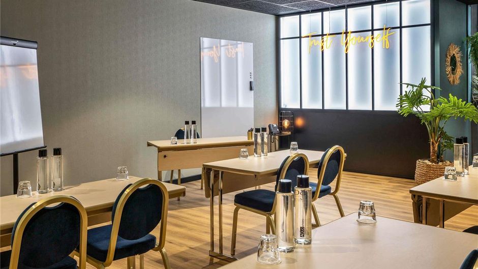 Mercure La Roche sur Yon La Fayette Meeting