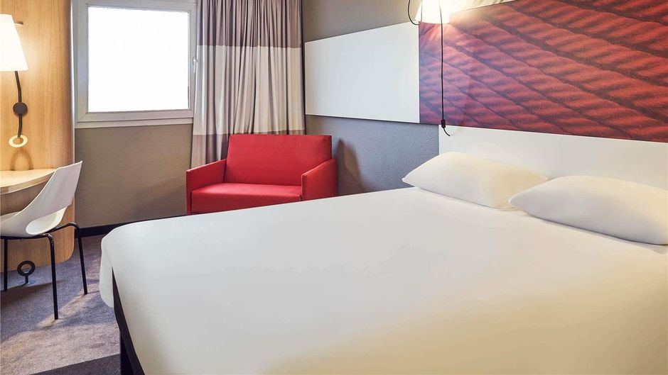 Ibis Toulon la Valet Exterior