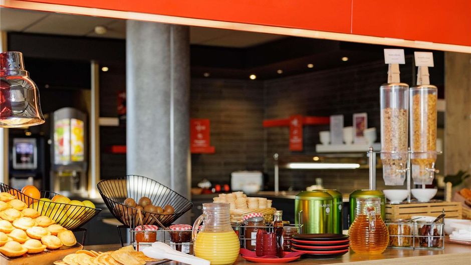 Ibis Toulon la Valet Exterior