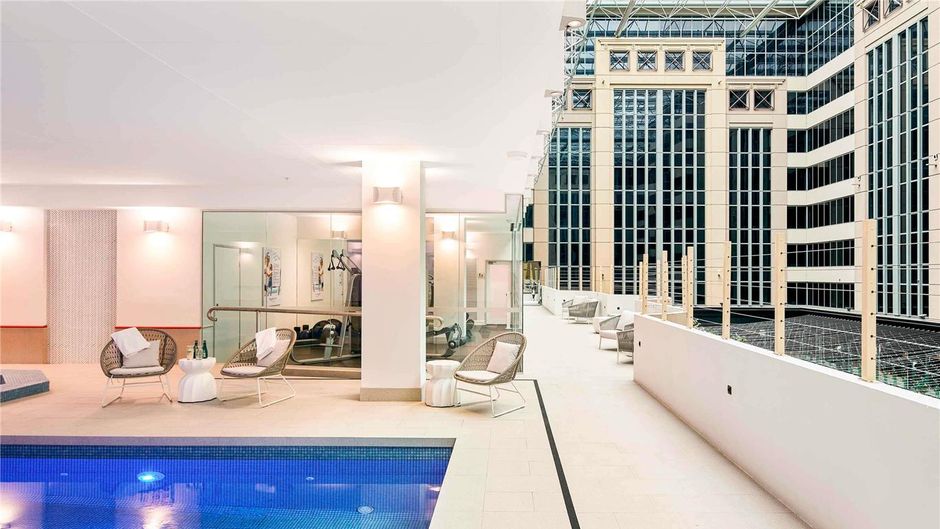 Novotel Melbourne on Collins Pool