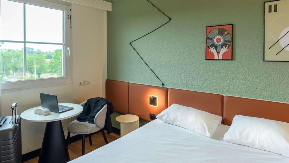 Ibis Strasbourg Aeroport Hotel Room