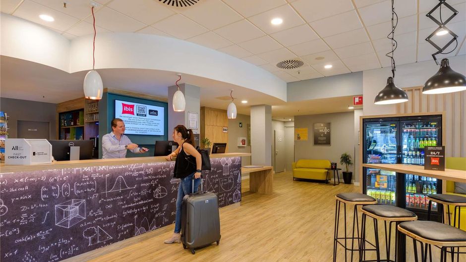Ibis Frankfurt City West Exterior