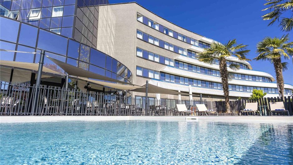 Novotel Site Of Futuroscope Pool