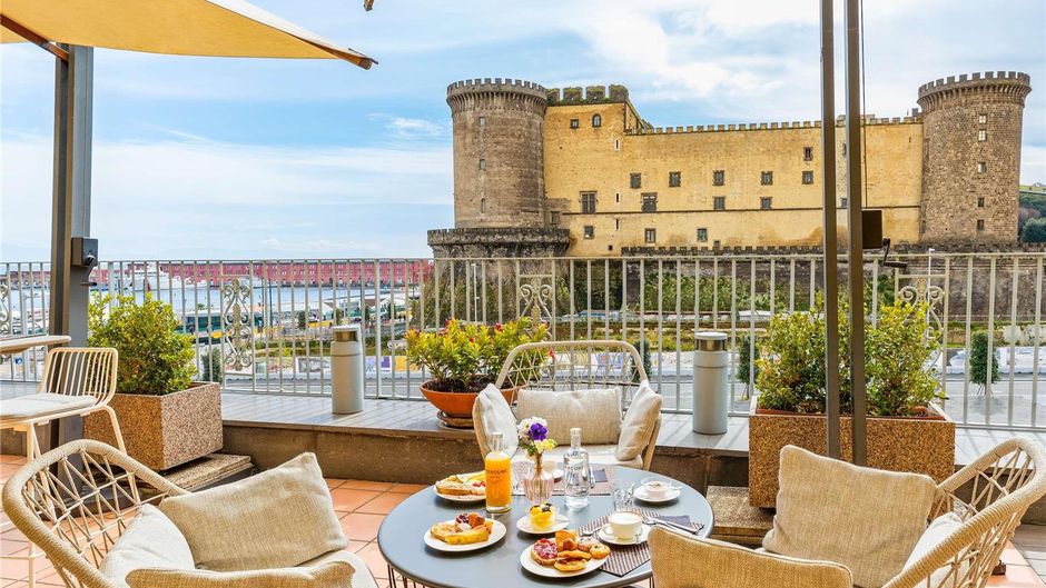 Mercure Napoli Angioino Centro Exterior