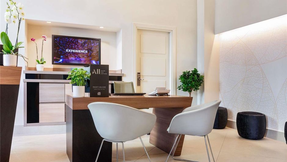 Mercure Napoli Angioino Centro Exterior