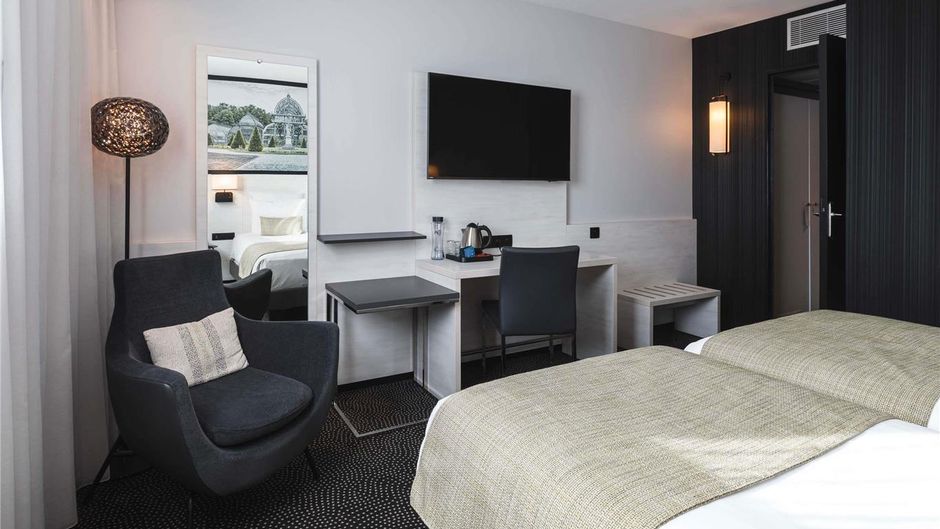 Mercure Charpennes Hotel Room