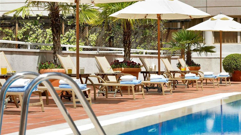 Novotel Madrid Feria Airport Pool