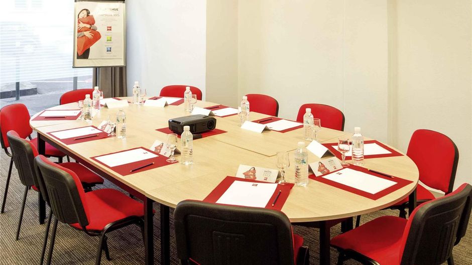 Ibis Bayonne Centre Meeting