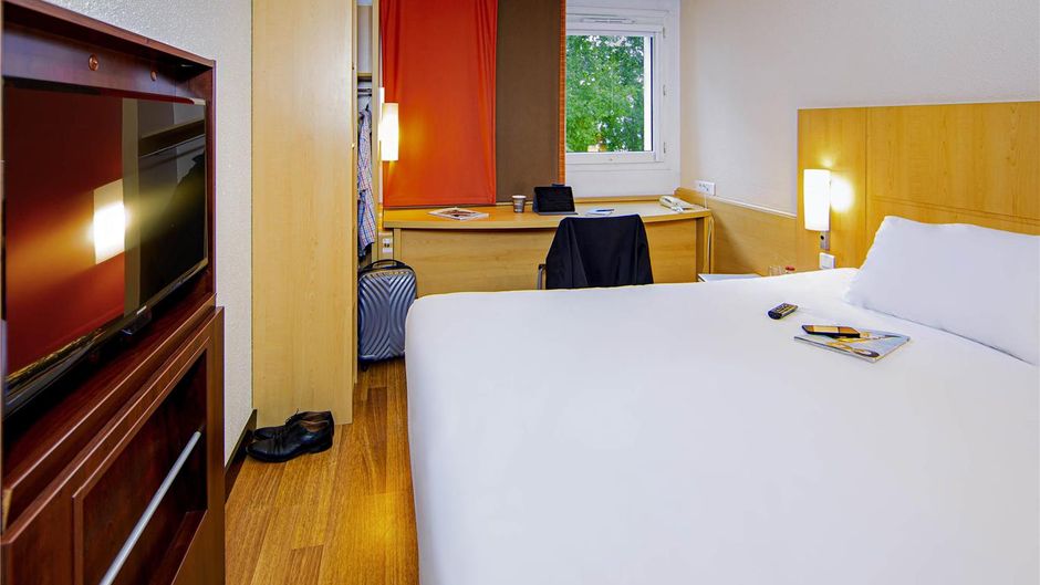 Ibis Mulhouse Centre Filature Room