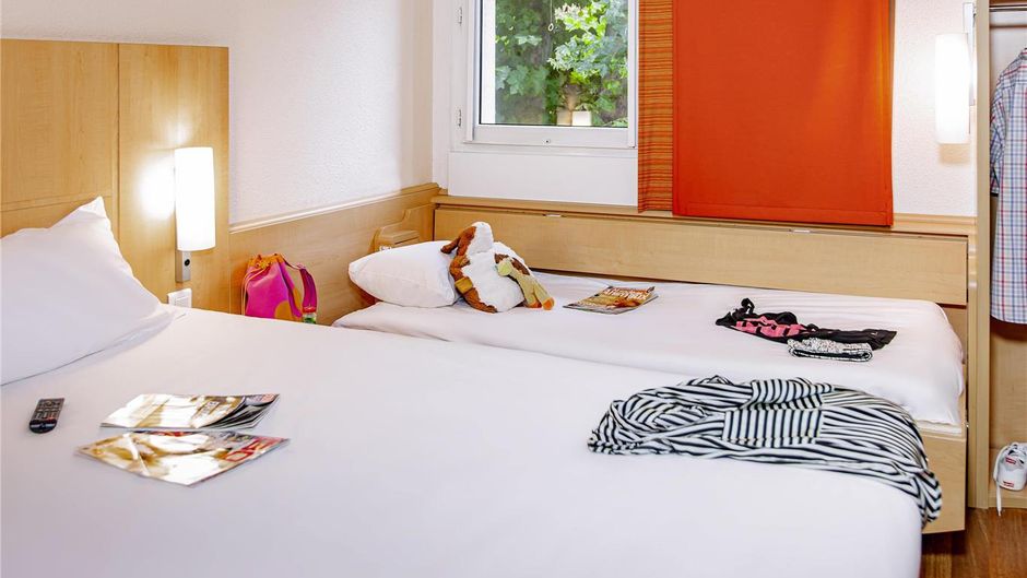 Ibis Mulhouse Centre Filature Room