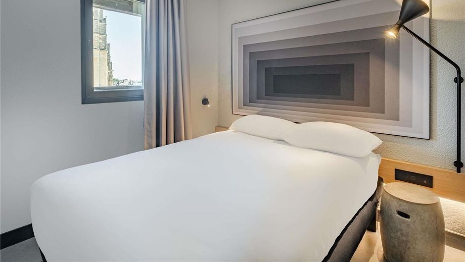 Ibis Saint Quentin Basilique Room