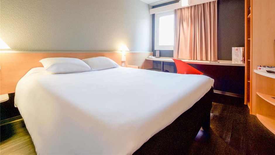 Ibis Hotel Pau-Lescar Exterior