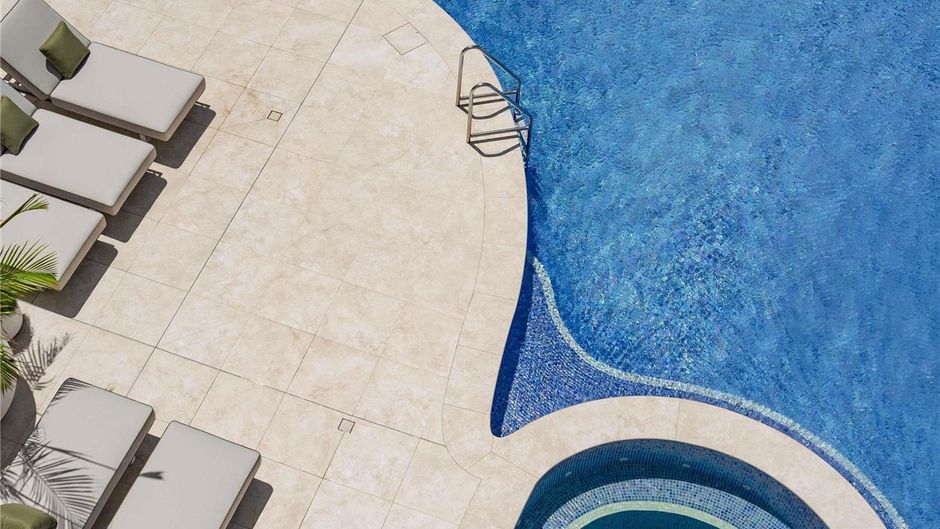 The Brighton Hotel Sydney Pool