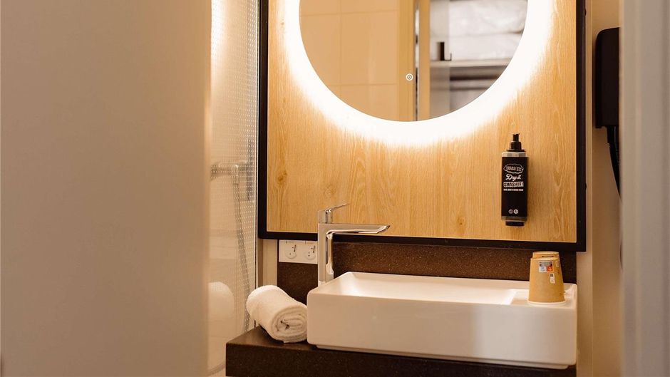 Ibis Clermont Ferrand A71 A75 Room