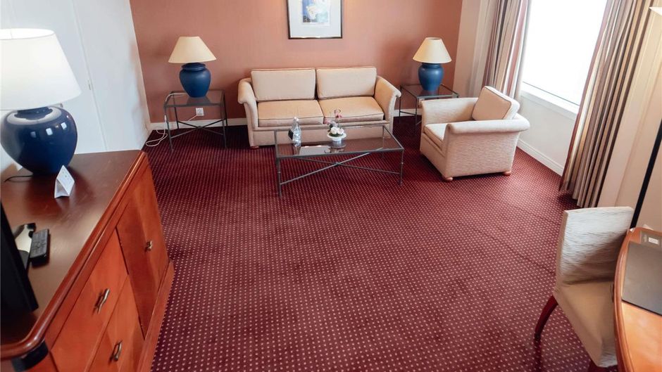Pullman Bucharest World Trade Center Suite