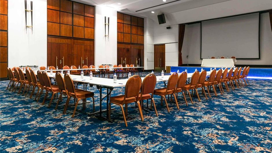 Pullman Bucharest World Trade Center Meeting