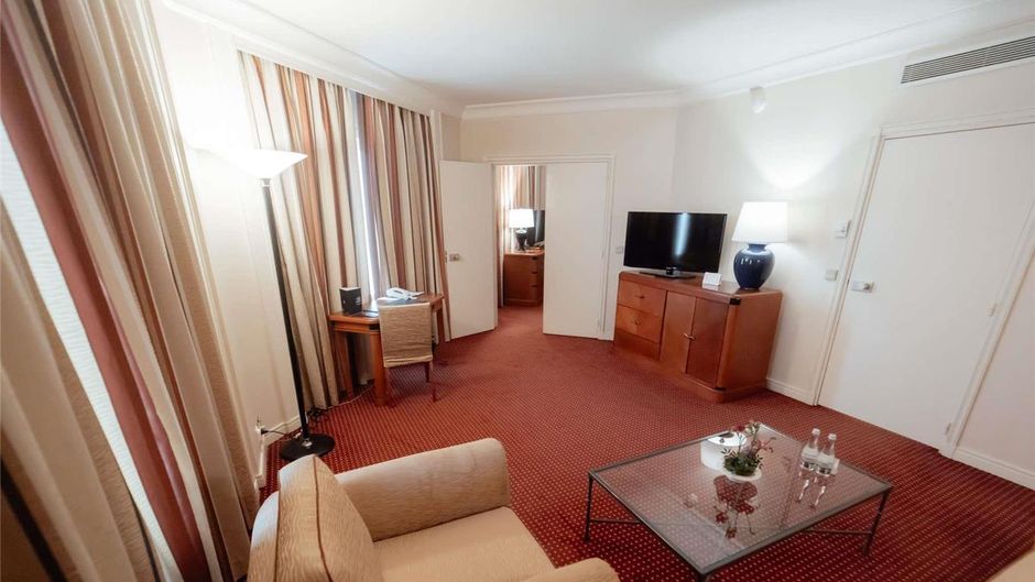 Pullman Bucharest World Trade Center Suite