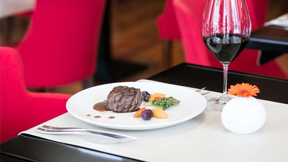 Pullman Bucharest World Trade Center Restaurant