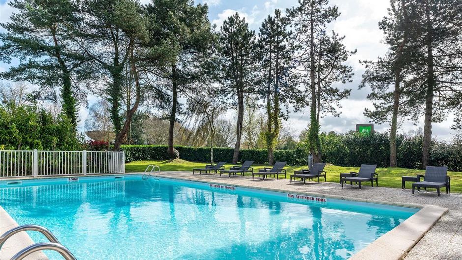 Ibis Styles Lisieux Normandie Exterior