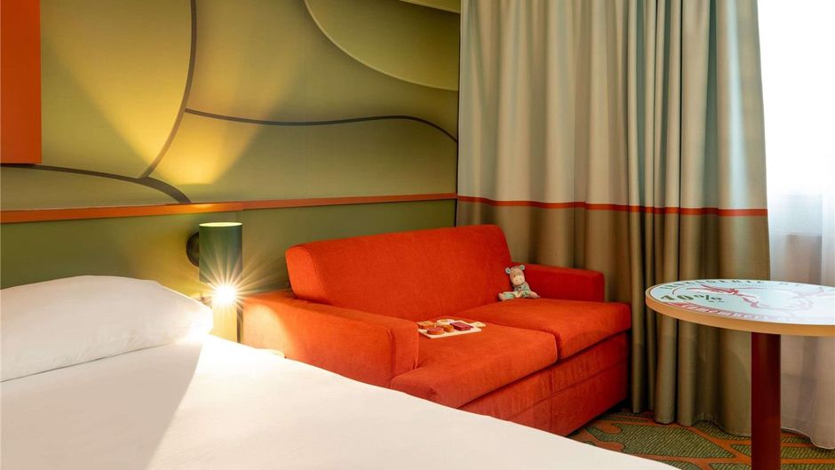 Ibis Styles Lisieux Normandie Exterior