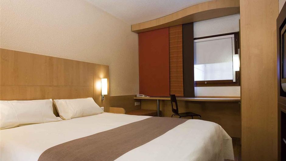Ibis Bourg Jasseron/Teyssonge Room
