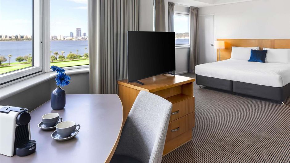 Novotel Perth Langley Suite