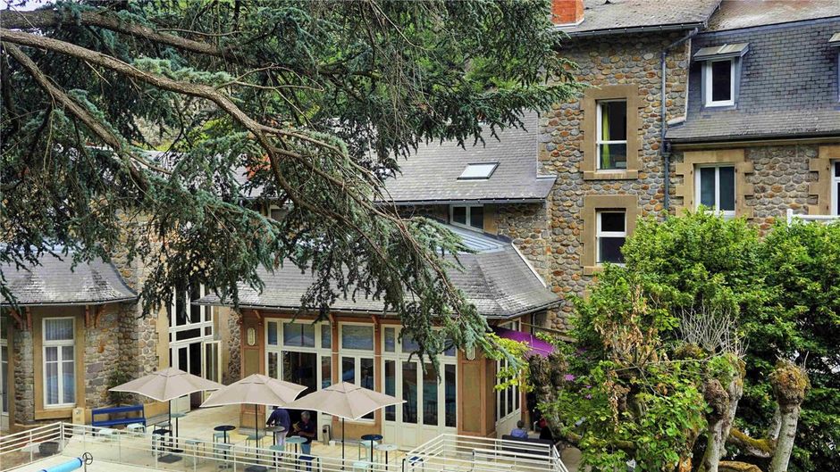 Mercure St Nectaire Pool