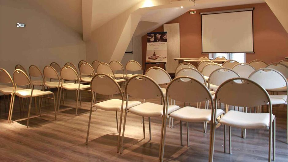 Mercure St Nectaire Meeting