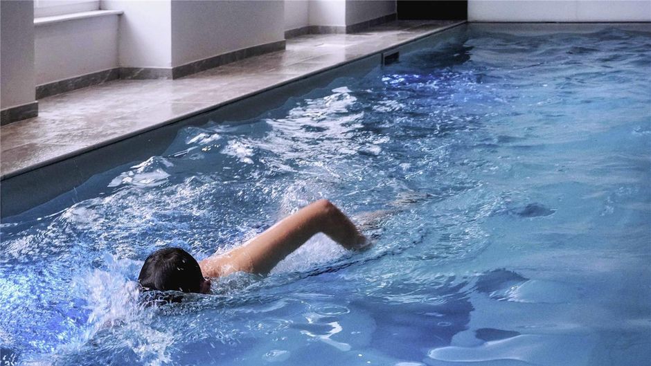 Mercure St Nectaire Pool