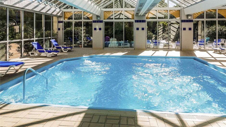 Ibis Sete Balaruc Les Bains Pool