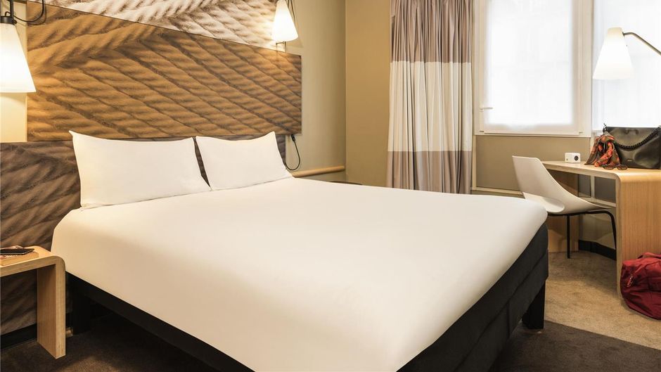 Ibis Paris Gare de Nord Room