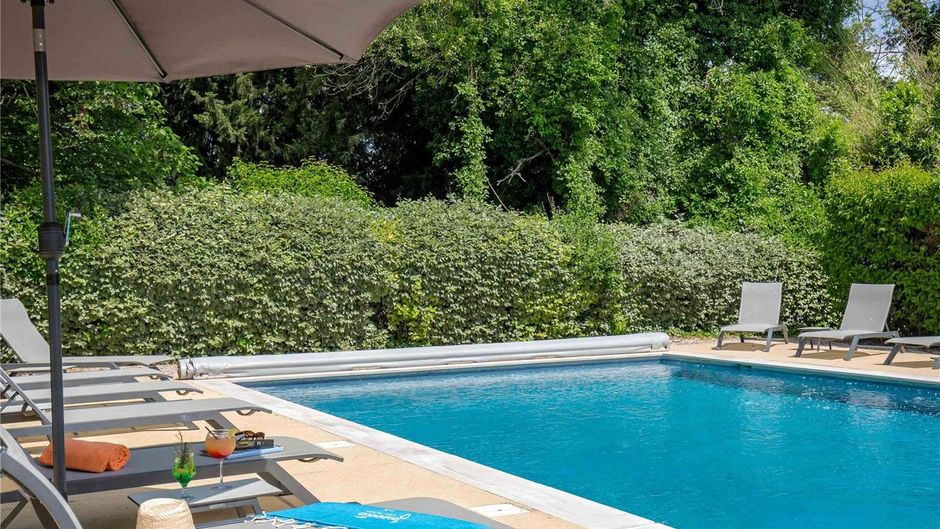 Mercure Cavaillon Pool